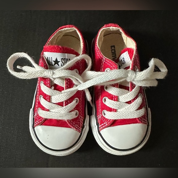 Converse All Star Red & White Size 5.
Kids / Toddler / Baby - Picture 4 of 14